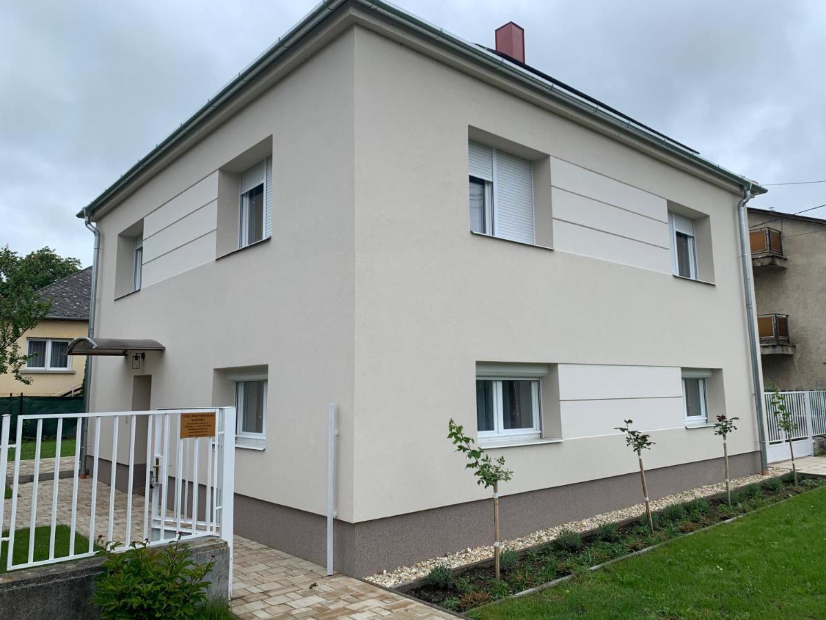 Topaz Apartmanhazak קסזטלי מראה חיצוני תמונה
